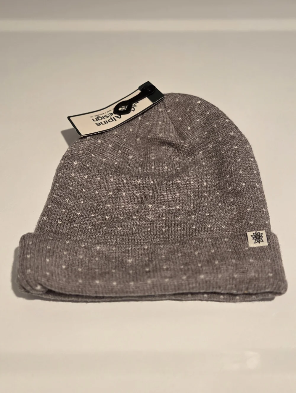 Alpine Designs Mens Knit Beanie with Subtle Dot Texture Gray Nwt
